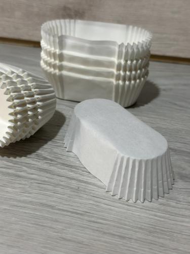 Бумажная форма для эклеров белая